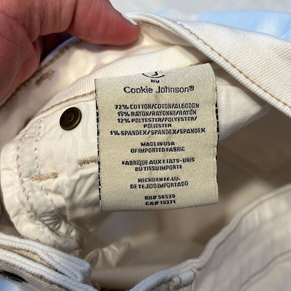 CJ by Cookie Johnson Faith Straight Leg Jeans - Picture 3 of 9